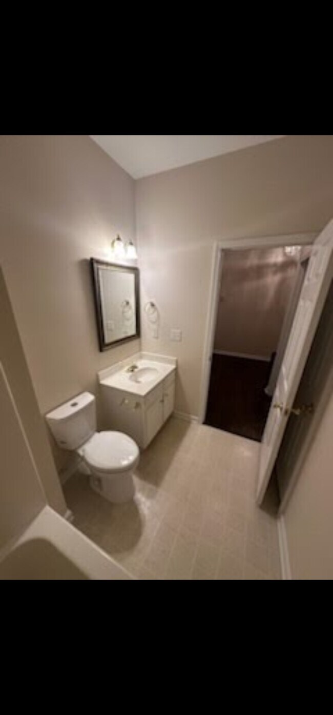 Building Photo - 4440 Glenlea Commons Dr