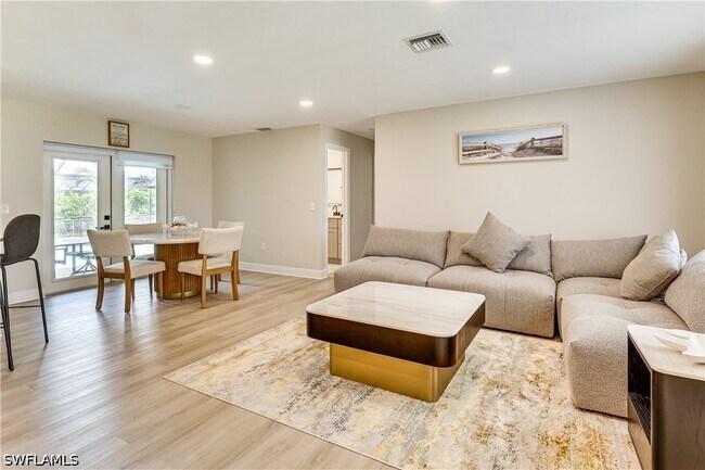 Foto del edificio - 6030 Perthshire Ln