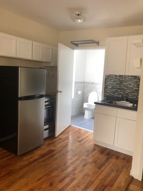 Building Photo - 76 E 1st St