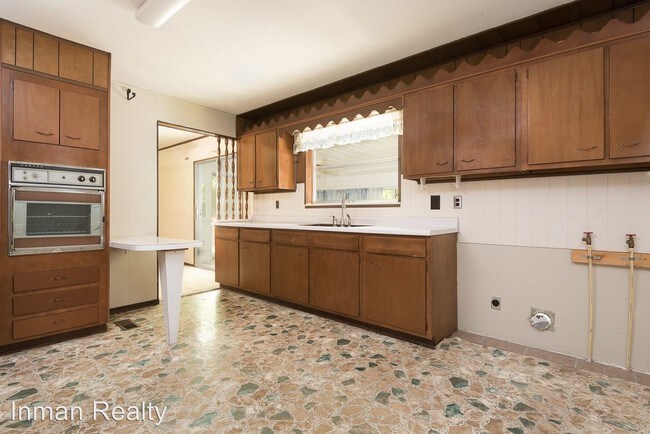 Building Photo - 2 br, 1.5 bath House - 1940 Harris Rd