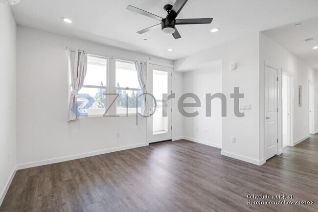 Building Photo - 2700 Wildflower Sta Pl