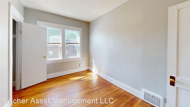 Foto del edificio - 3 br, 1 bath Apartment - 1486-1488 West 11...
