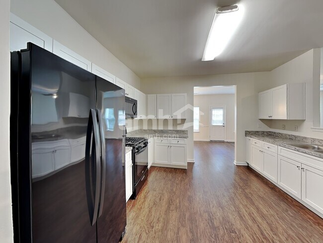 Foto del edificio - 2425 Valley Creek Dr