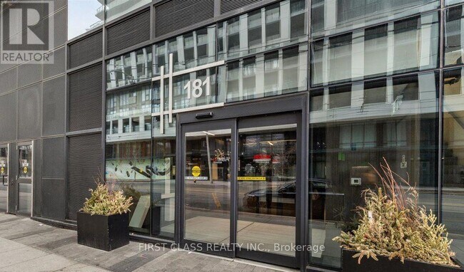 Photo du bâtiment - 181 Dundas St E
