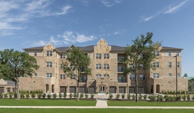Building Photo - 1735 Wittington Pl