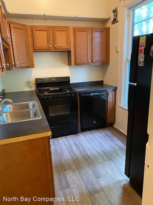 Foto del edificio - 10 br, 3.5 bath House - 812 7th St SE