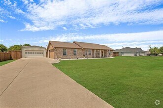 Building Photo - 111 Brittany Dr