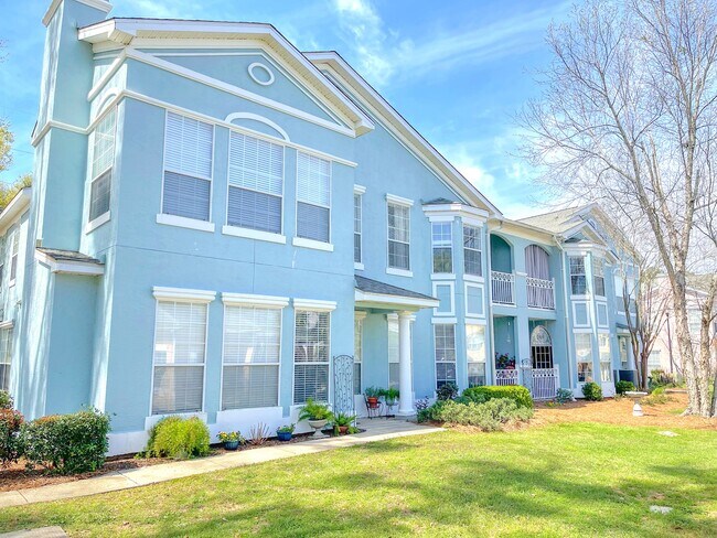 Foto del edificio - Legacy Oaks at Spring Hill Apartments