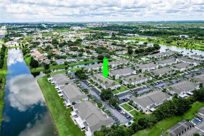 Foto del edificio - 632 Kensington Lake Cir