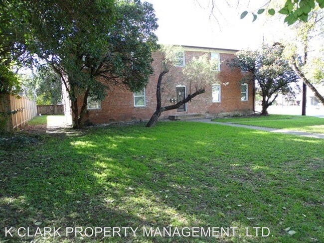 Building Photo - 1 br, 1 bath House - 102 E MANDALAY DR A