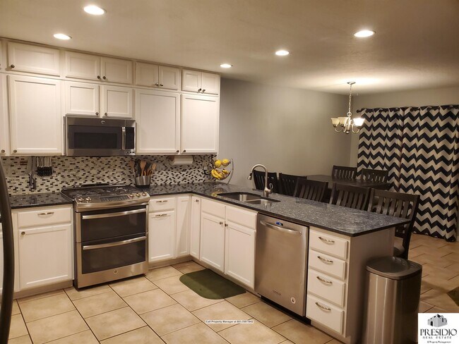 Building Photo - 597 S 910 W