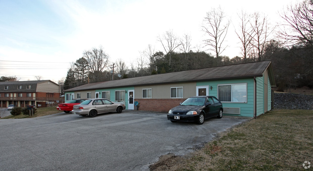 300 Spring St, Kingston, TN 37763 Apartments in Kingston, TN