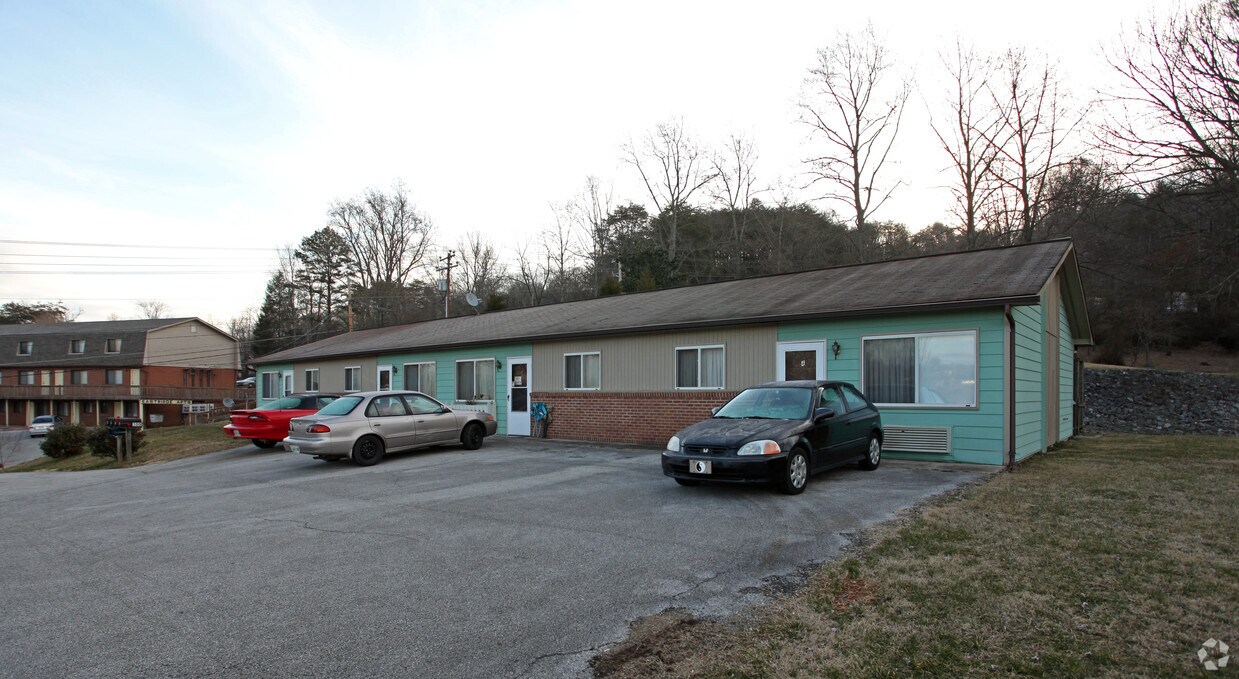 300 Spring St, Kingston, TN 37763 Apartments in Kingston, TN