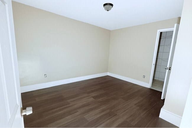 Building Photo - 211 Old Rte 22