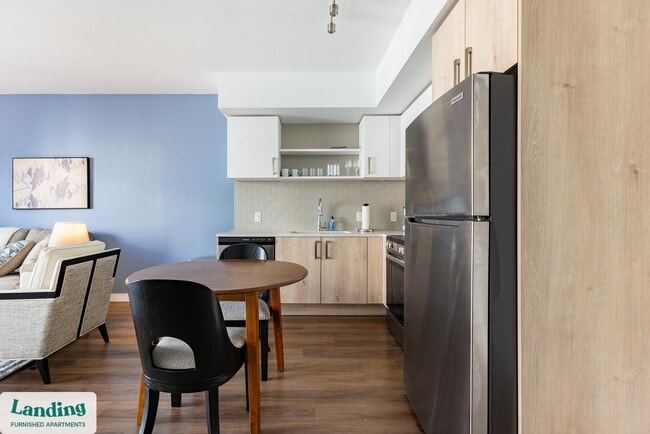 Building Photo - 200 NE 1st Ave