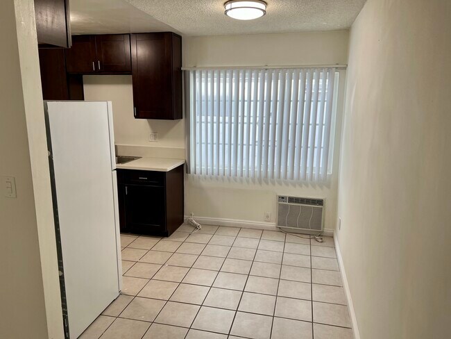 Foto del edificio - 15339 Weddington St