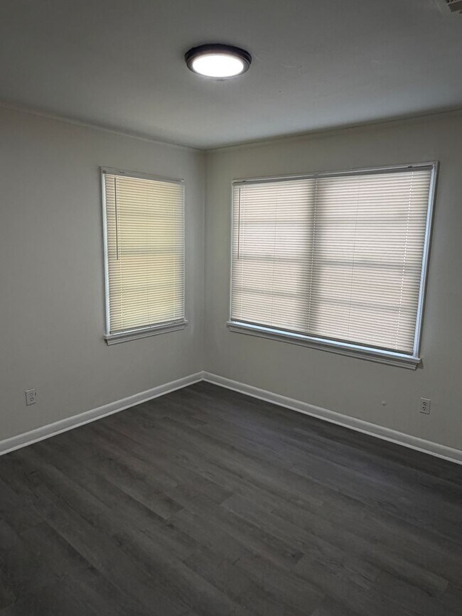 Foto del edificio - 3628 Sumner St