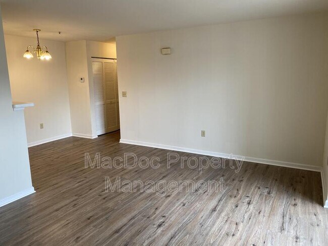 Building Photo - 38 White Pine Cir