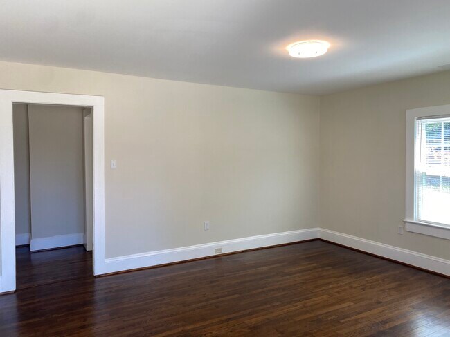 Building Photo - 3995 Country Club Rd