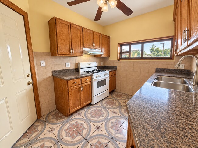 Foto del edificio - 2410 N Kildare Ave