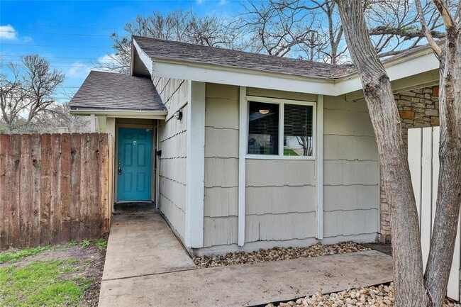 Building Photo - 3514 Southridge Dr