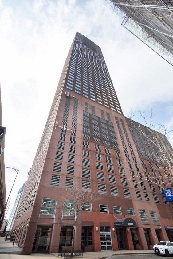 Foto principal - 474 N Lake Shore Dr