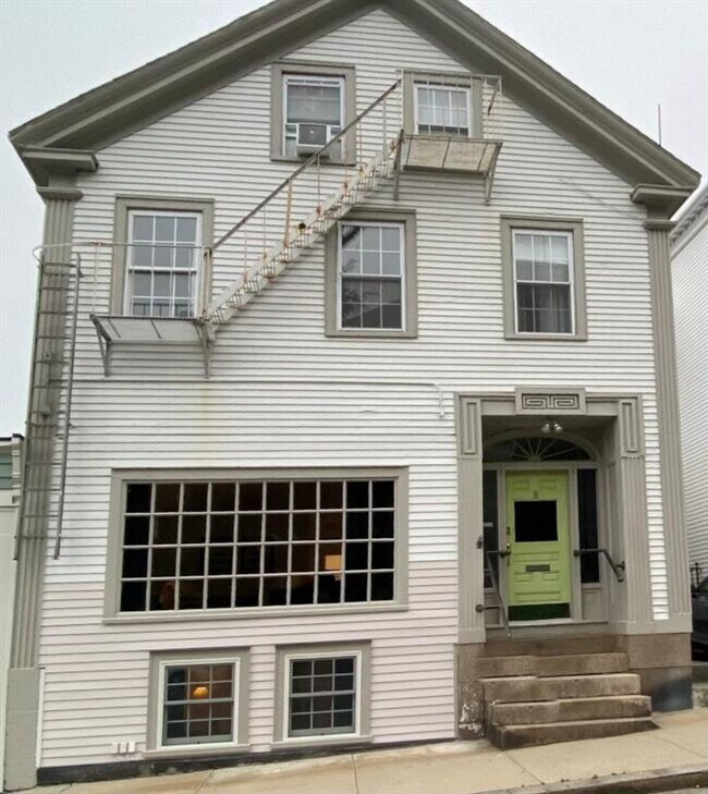 Building Photo - 8 Franklin St