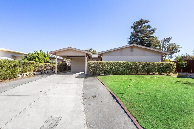 Foto del edificio - 1256 Rosewood Way