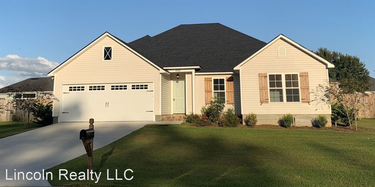 4 br, 2 bath House 7656 Kayla Drive * House Rental in Hahira, GA