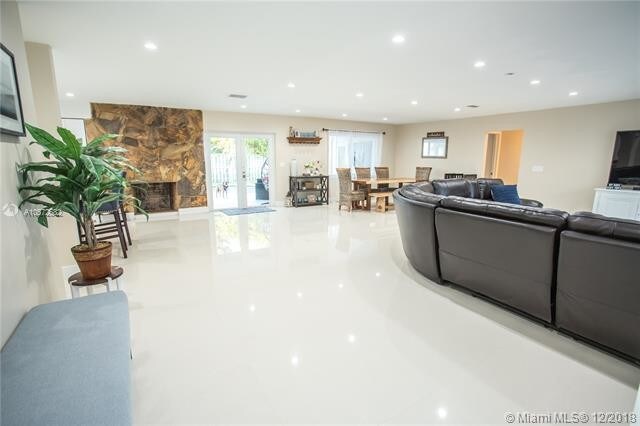 Foto del edificio - 8551 Gatehouse Rd