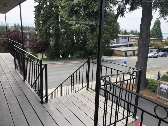 Building Photo - 2 bedroom in Edmonds WA 98020