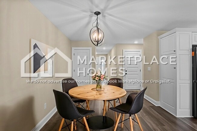 Building Photo - 152 Downsbury Rd