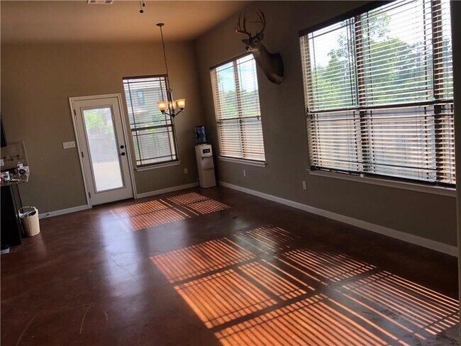 Building Photo - 103 Pahala Ct