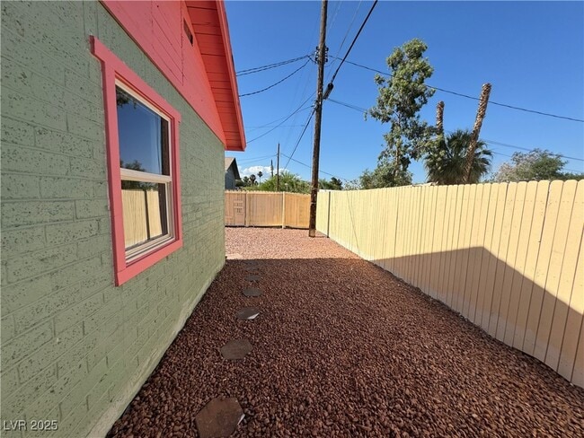 Building Photo - 400 N 15th St