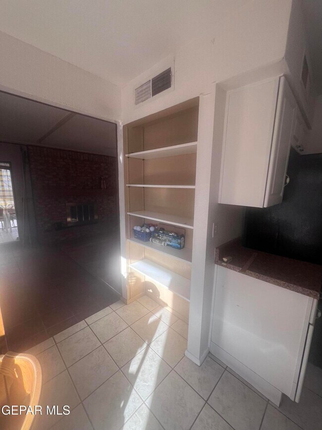 Foto del edificio - 5017 McCormick Ln