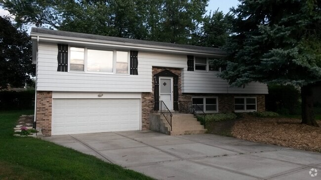 Building Photo - 418 Lincoln Ln