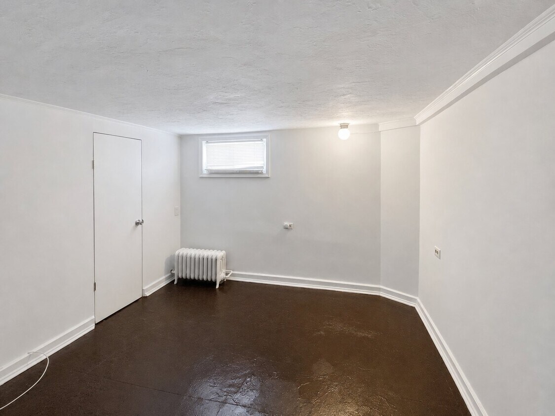 Building Photo - 7939 Pickering Ave