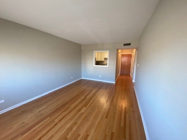 Building Photo - 5347 W Belmont Ave