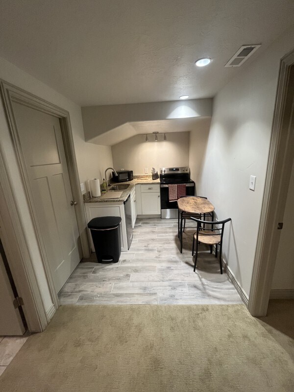 Building Photo - 638 Koins Way