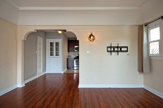 Building Photo - 4032 Garden Ave
