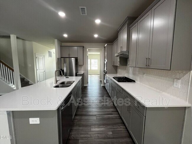 Building Photo - 937 Avonmore Dr