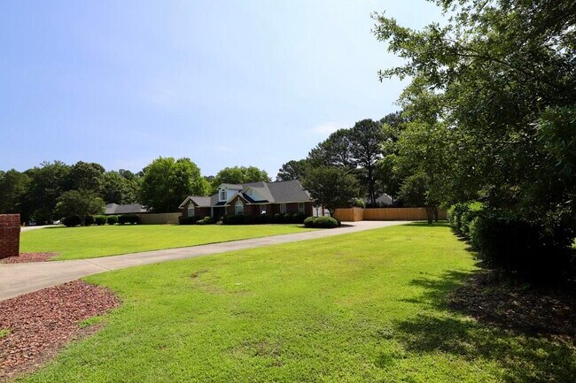 Building Photo - 595 St Augustine Dr