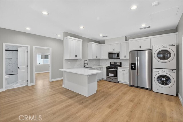 Foto del edificio - 14734 Gilmore St