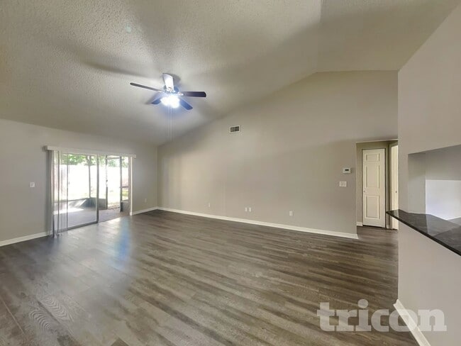 Building Photo - 1718 Brandon Trace Ave