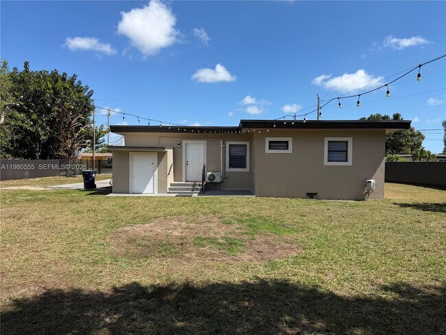 Foto del edificio - 3230 SW 98th Ave