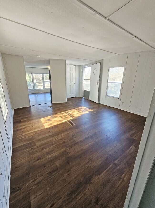 Building Photo - 412 McElhaney Rd