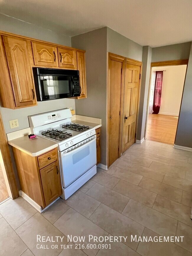 Foto del edificio - Single Family Home in Cleveland Heights