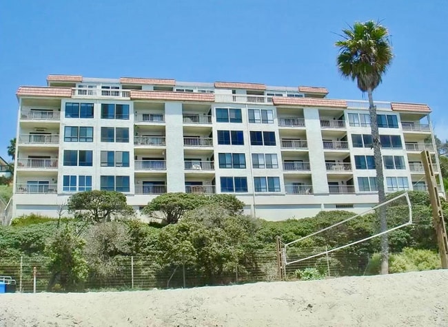 Building Photo - 423 Avenida Granada