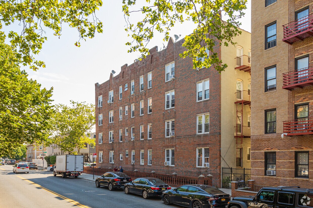 Building Photo - 2102 74th St