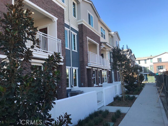 Foto del edificio - 6983 Cottonwood Ln